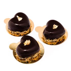 <strong>SERDUSZKO monoporcja duża o smaku pistacjowo malinowym</strong>Słodki Stół